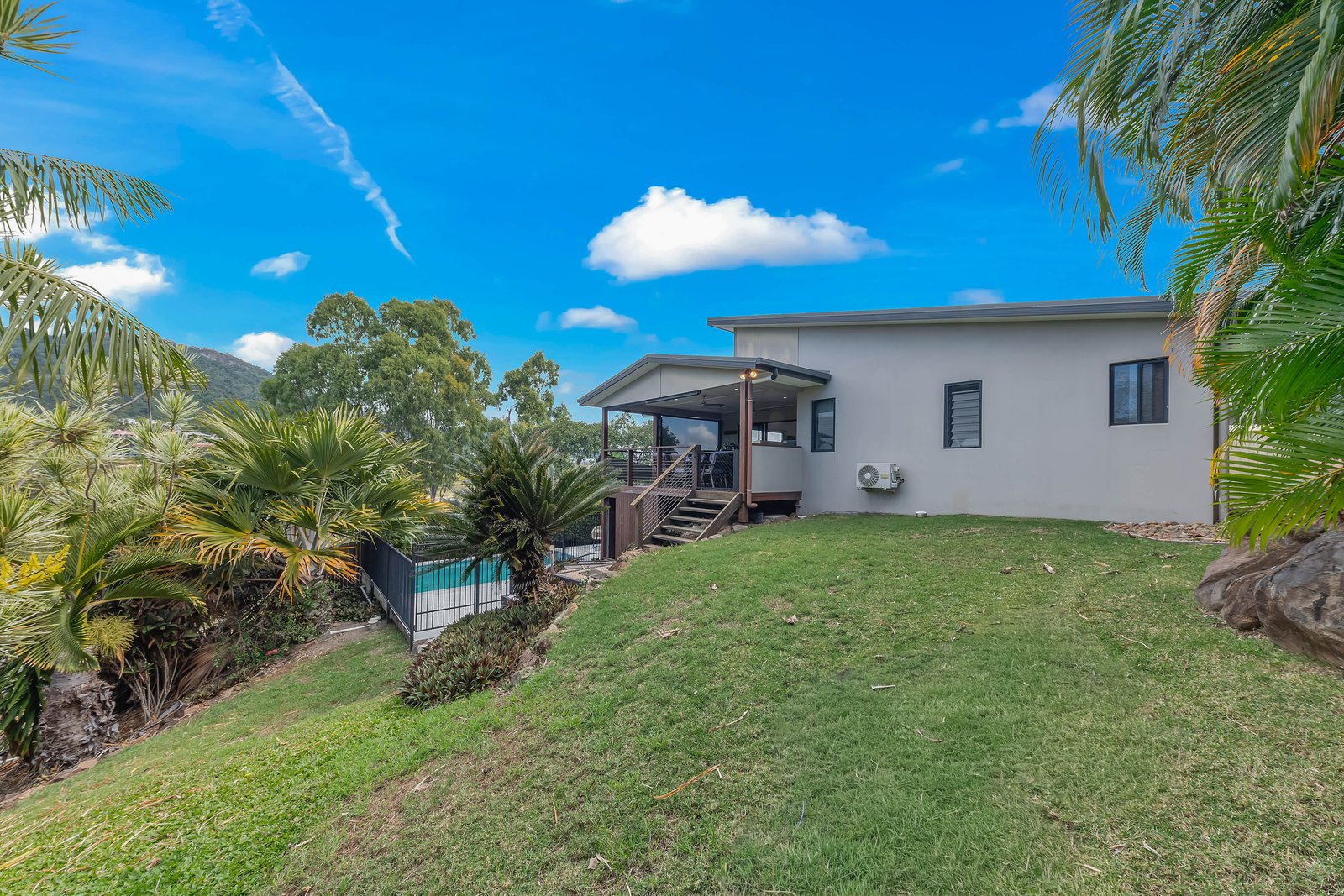 8 Beth Court CANNONVALE 19