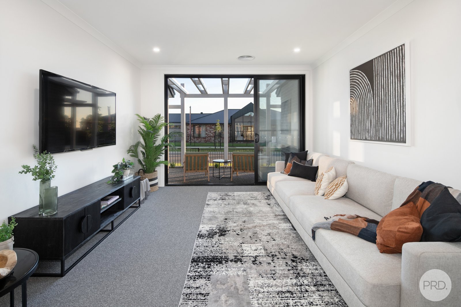 8 Blomeley Drive LUCAS 5