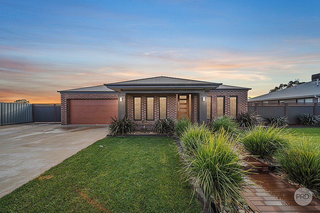 8 Bluestone Street HUNTLY 2