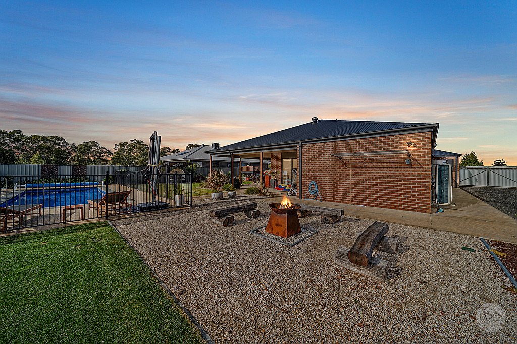 8 Bluestone Street HUNTLY 15