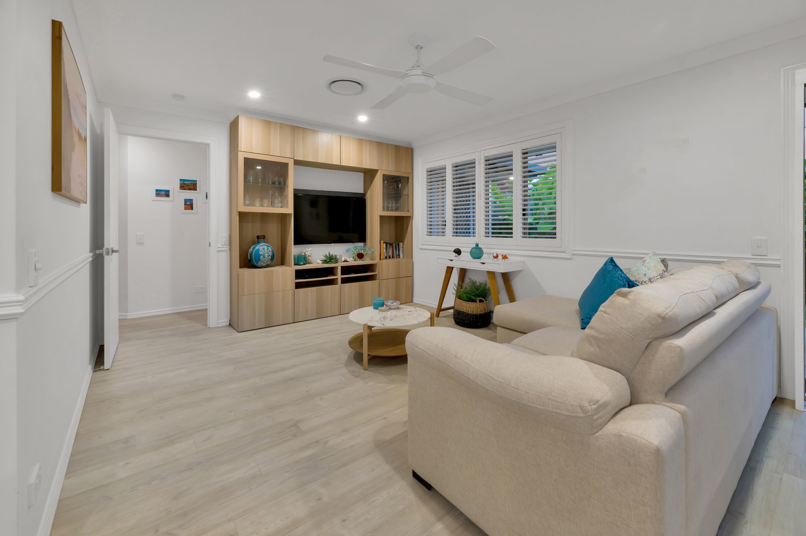 8 Bon Aire Court CLEAR ISLAND WATERS 9