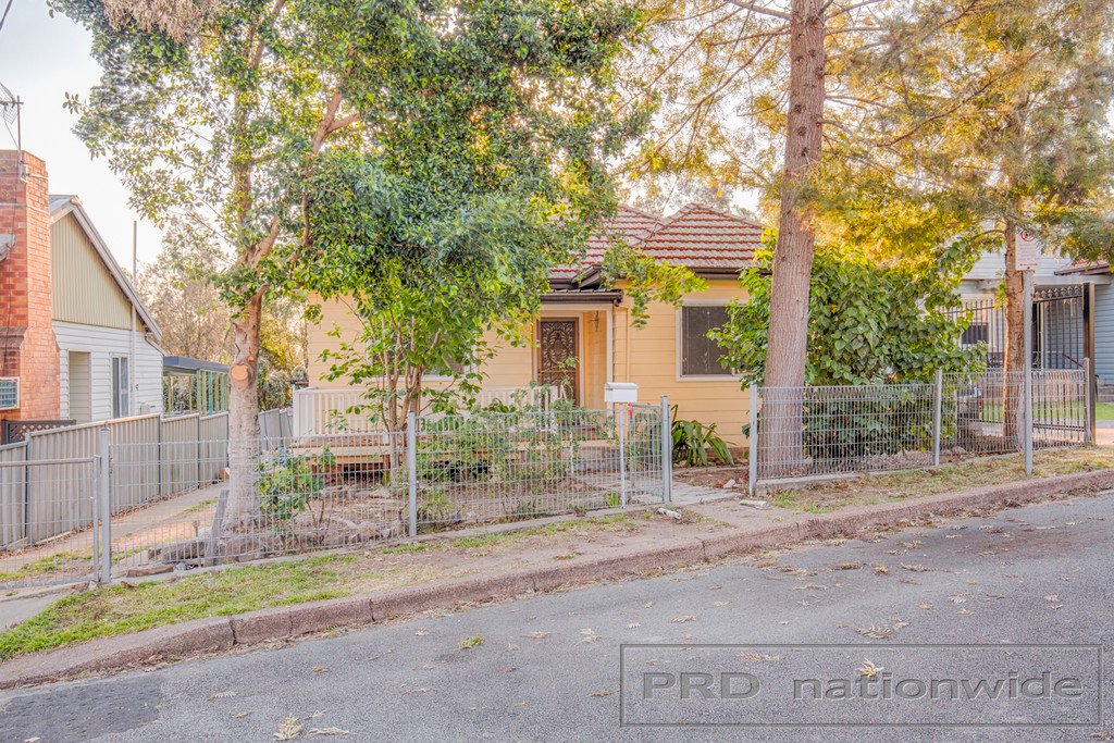 8 Bonar Street MAITLAND 2