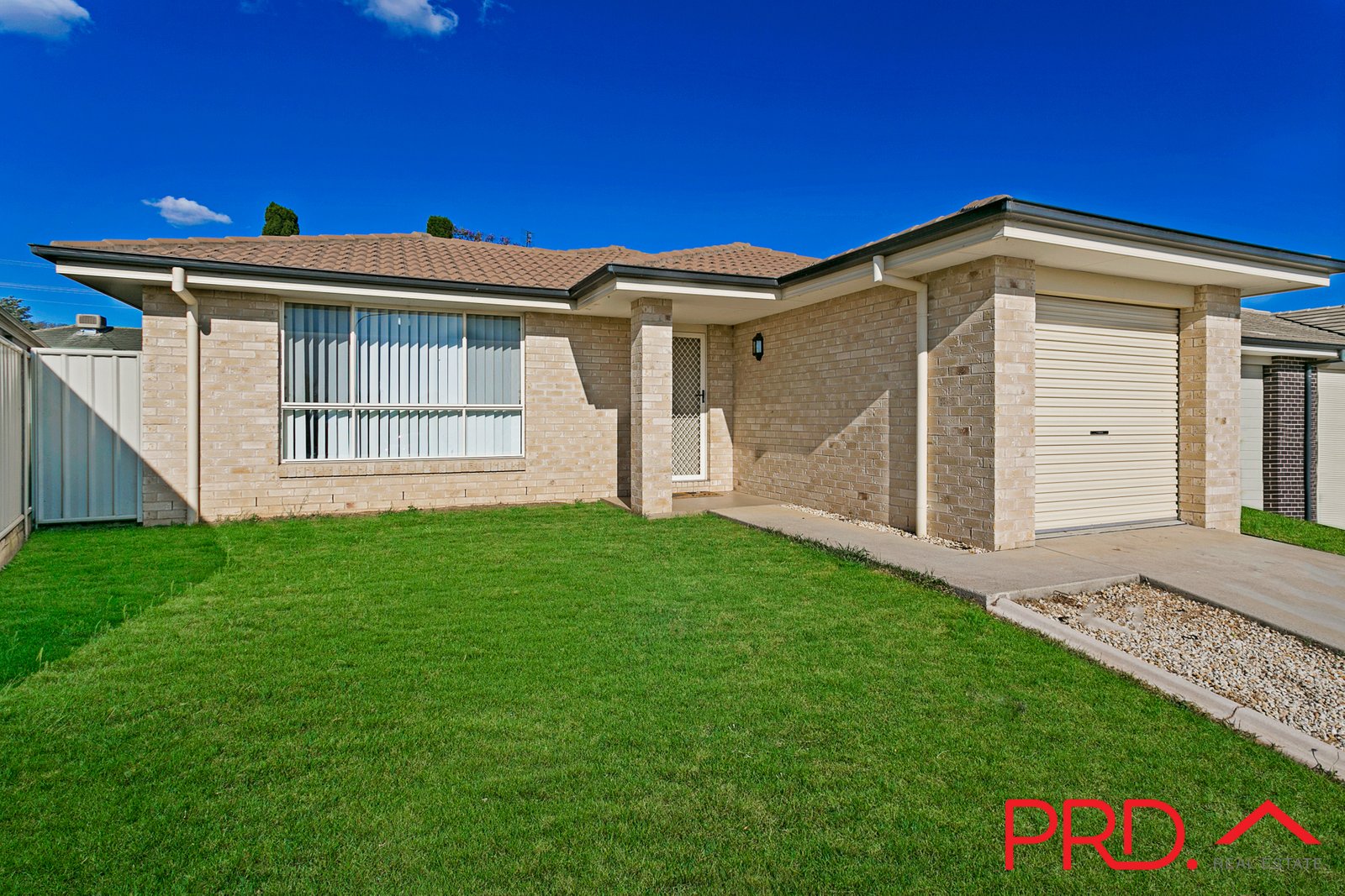 8 Bottlebrush Cove TAMWORTH 2