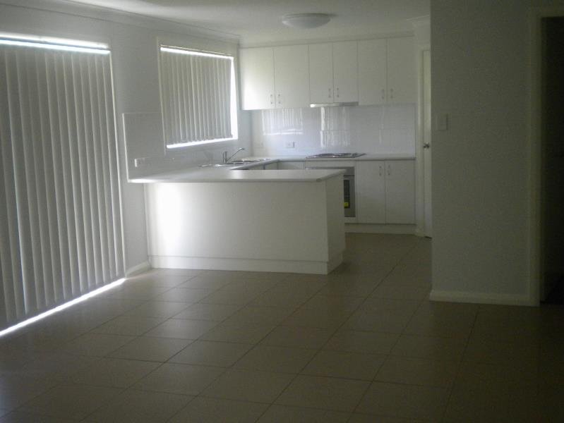 8 Bottlebrush Cove TAMWORTH 3