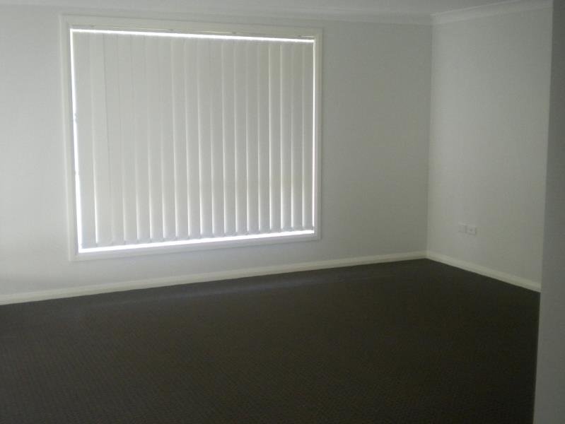 8 Bottlebrush Cove TAMWORTH 6