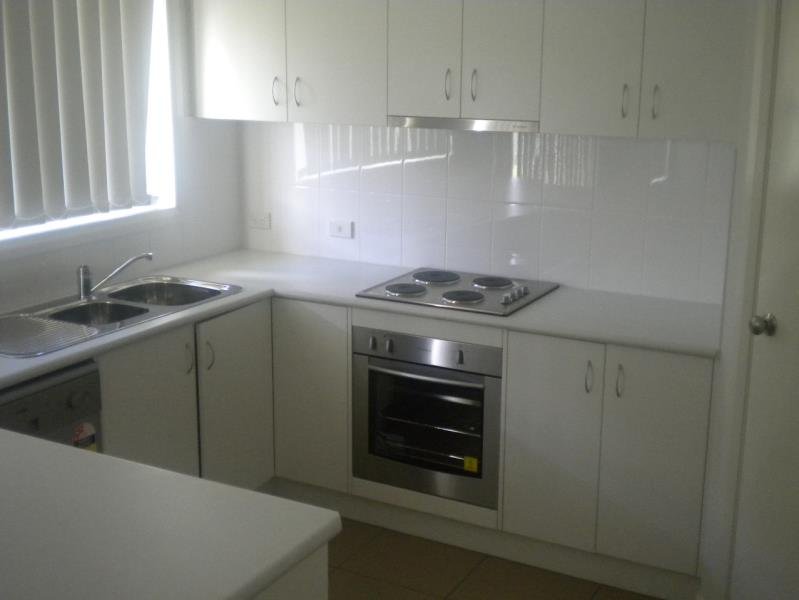 8 Bottlebrush Cove TAMWORTH 4