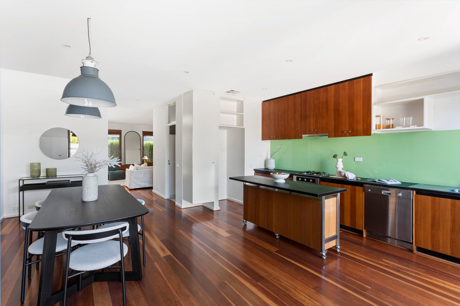 Real Estate and Property in 8 Bowen Street, Balaclava, VIC