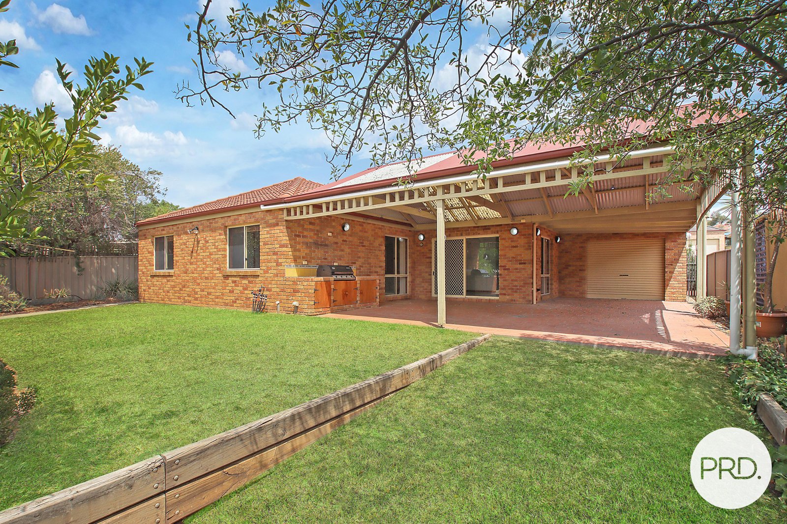 8 Briese Court THURGOONA 2