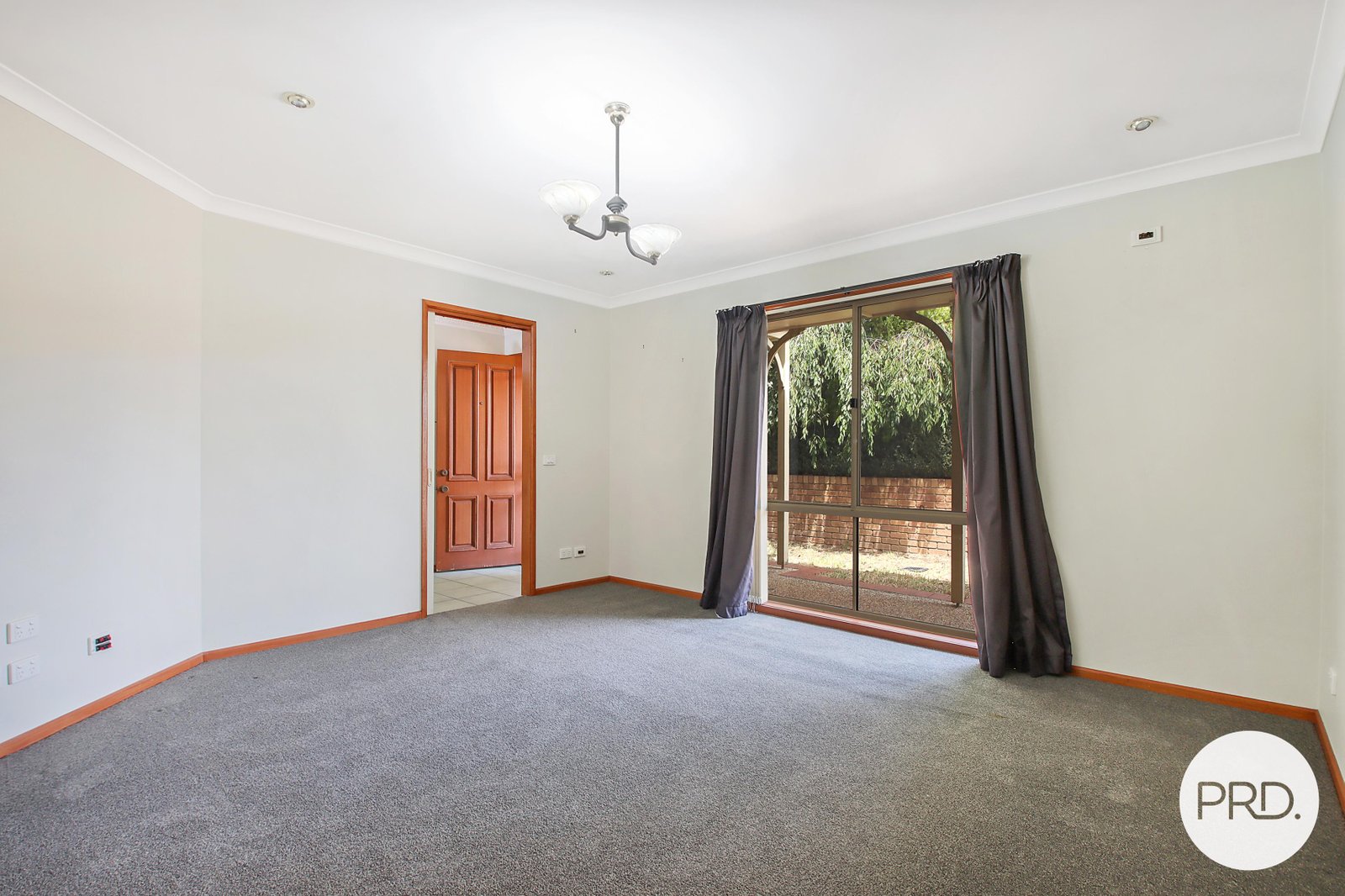 8 Briese Court THURGOONA 3