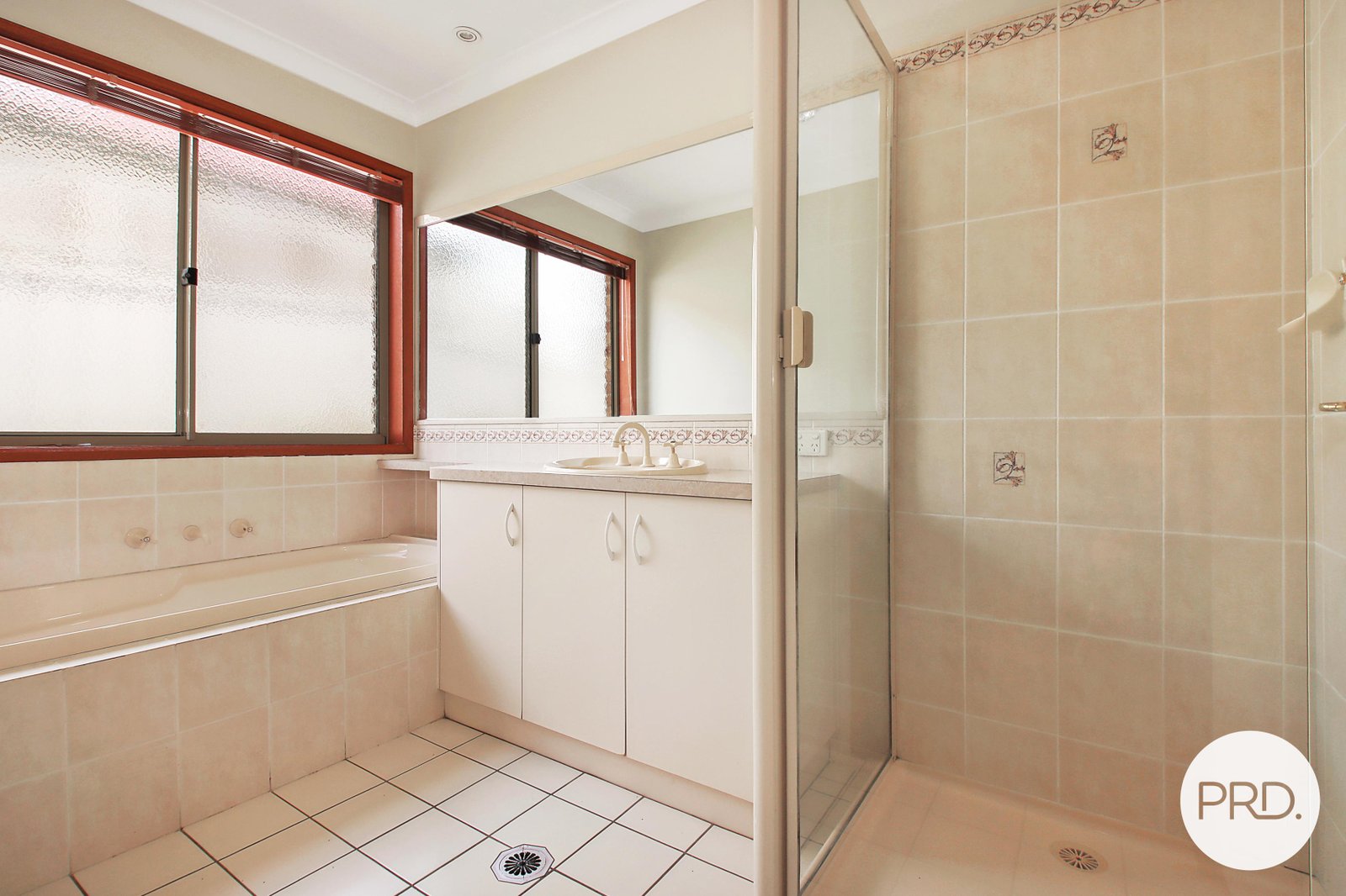 8 Briese Court THURGOONA 8