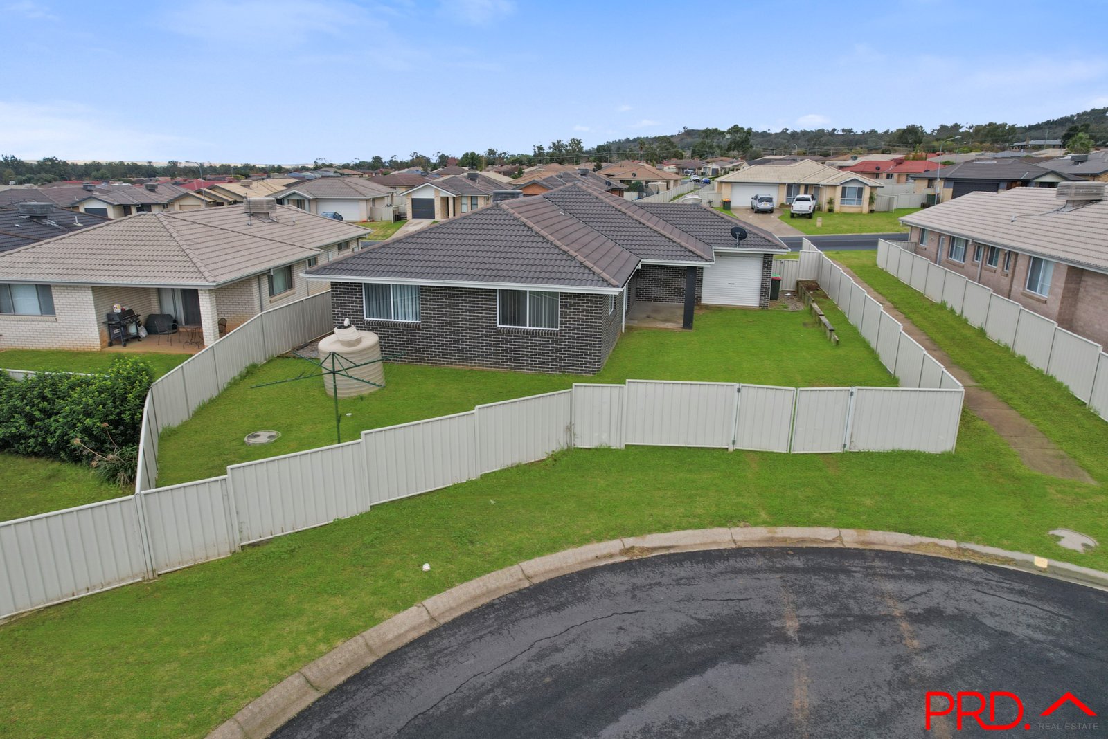 8 Brushbox Grove TAMWORTH 18