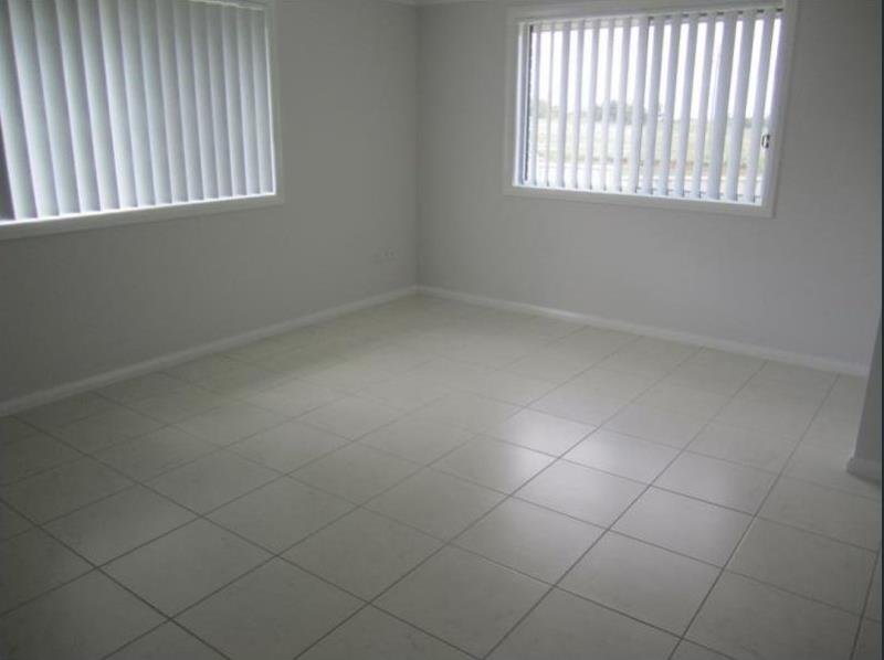 8 Brushbox Grove TAMWORTH 3