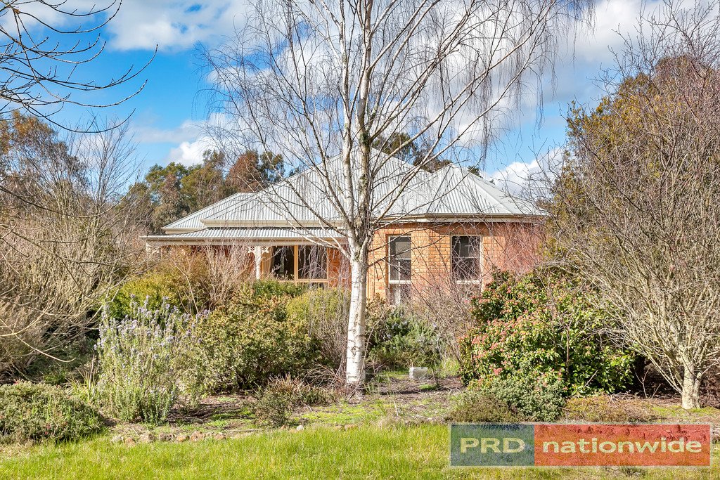 8 Bryant Court BALLAN 1