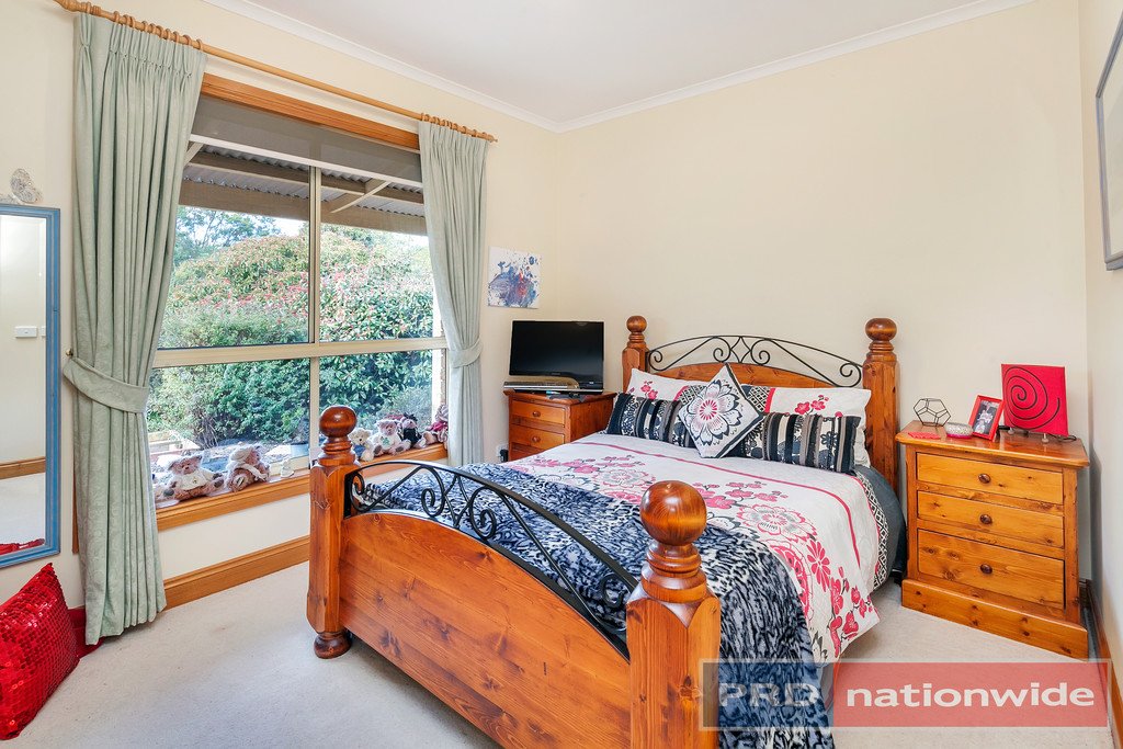 8 Bryant Court BALLAN 8