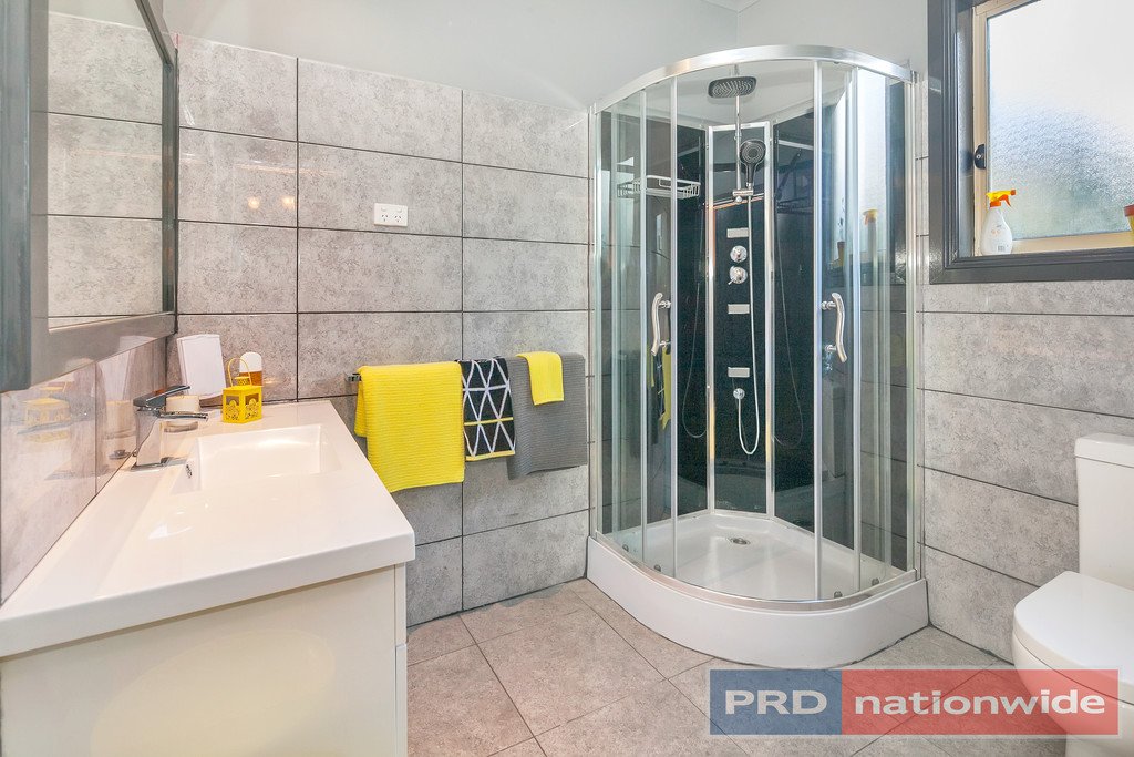 8 Bryant Court BALLAN 12