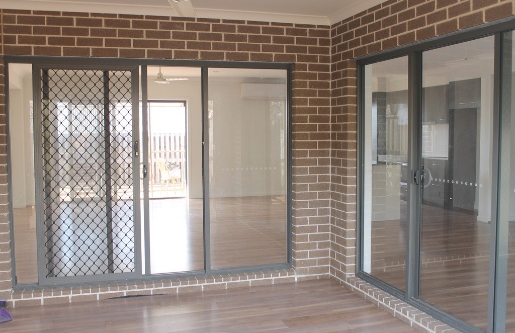 8 Buchanen Street BOYNE ISLAND 16