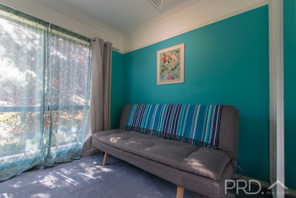 8 Bundara Crescent TUMUT 12