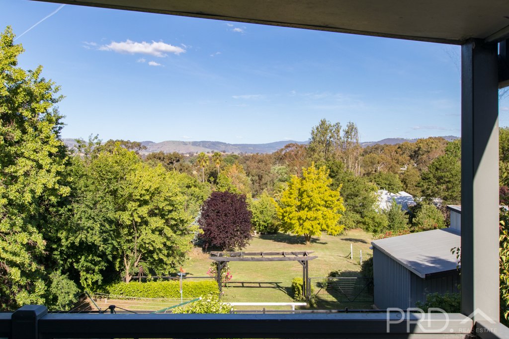 8 Bundara Crescent TUMUT 15