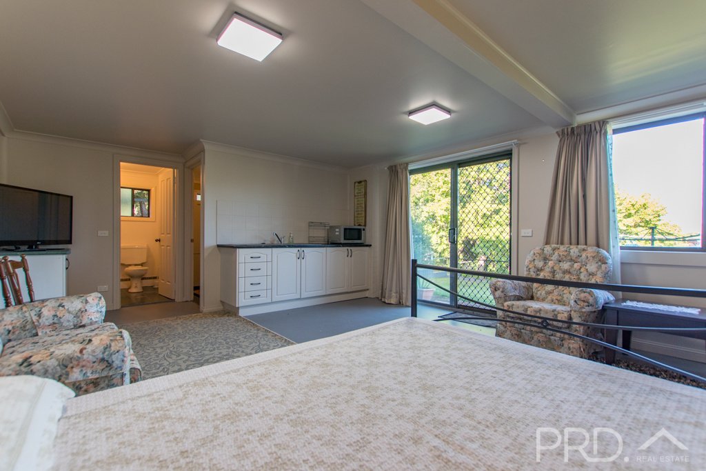 8 Bundara Crescent TUMUT 18