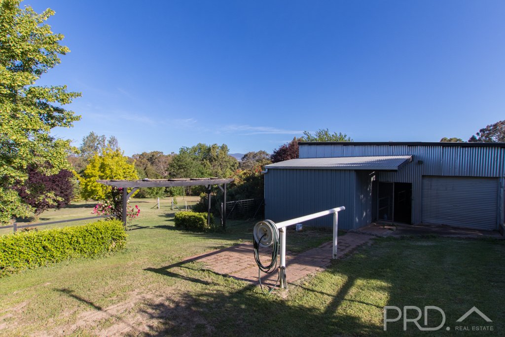 8 Bundara Crescent TUMUT 21