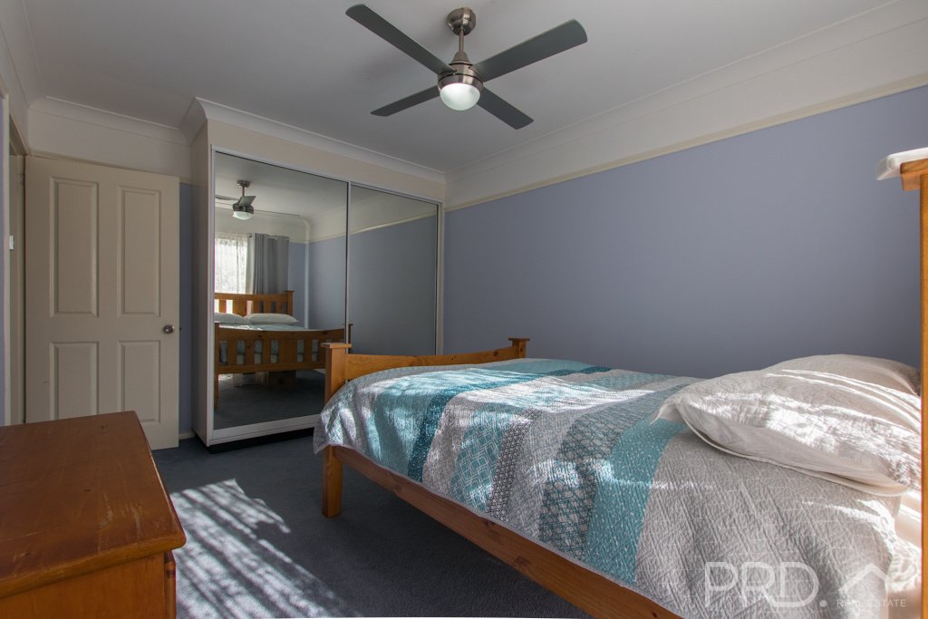 8 Bundara Crescent TUMUT 11