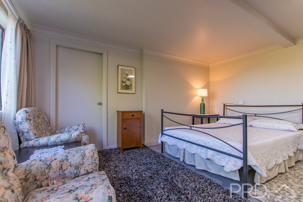 8 Bundara Crescent TUMUT 17