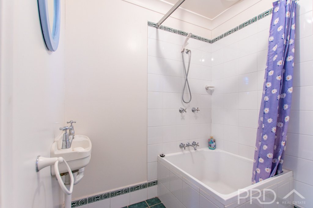 8 Bundara Crescent TUMUT 19