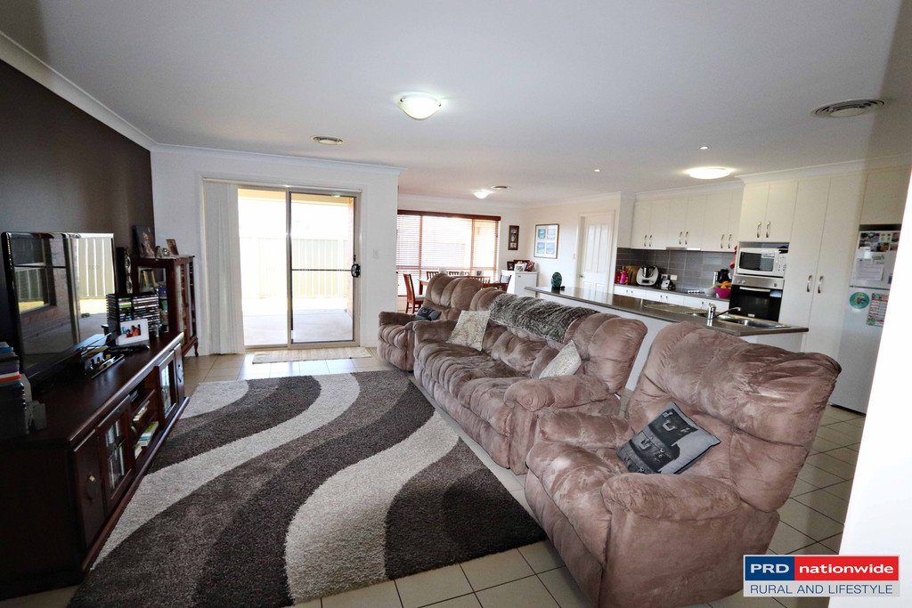 8 Burgun Drive TUMBARUMBA 2