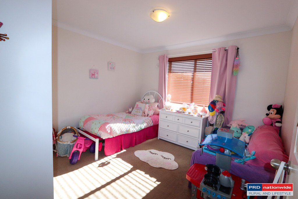 8 Burgun Drive TUMBARUMBA 12