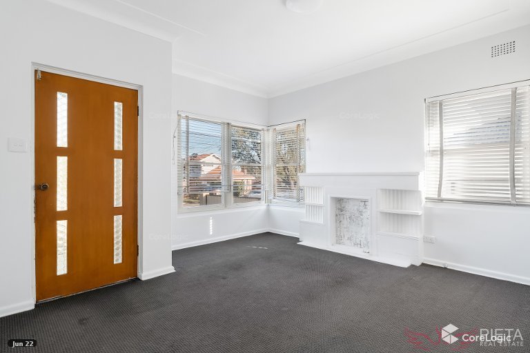 8 Burrimul Street KINGSGROVE 2