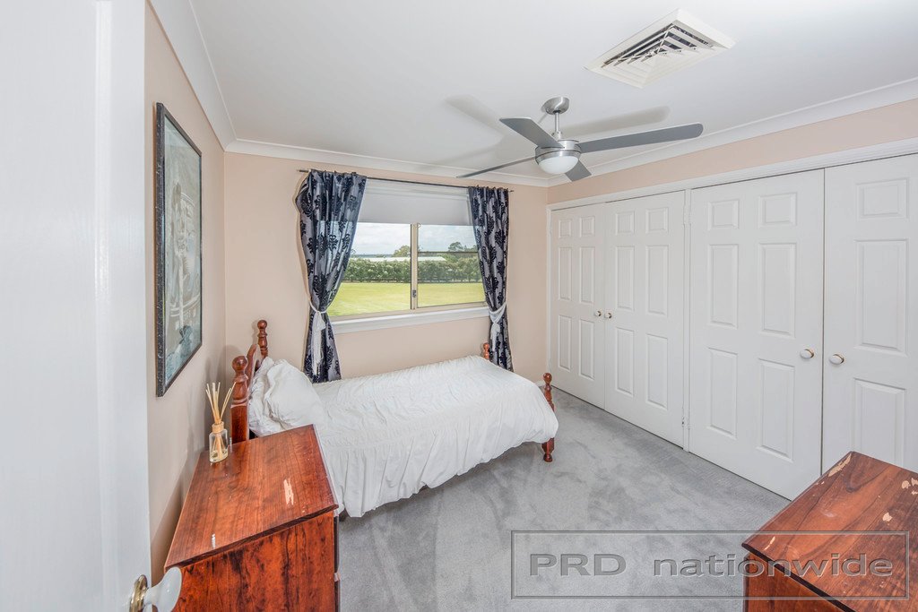 8 Cahill Close BLACK HILL 16