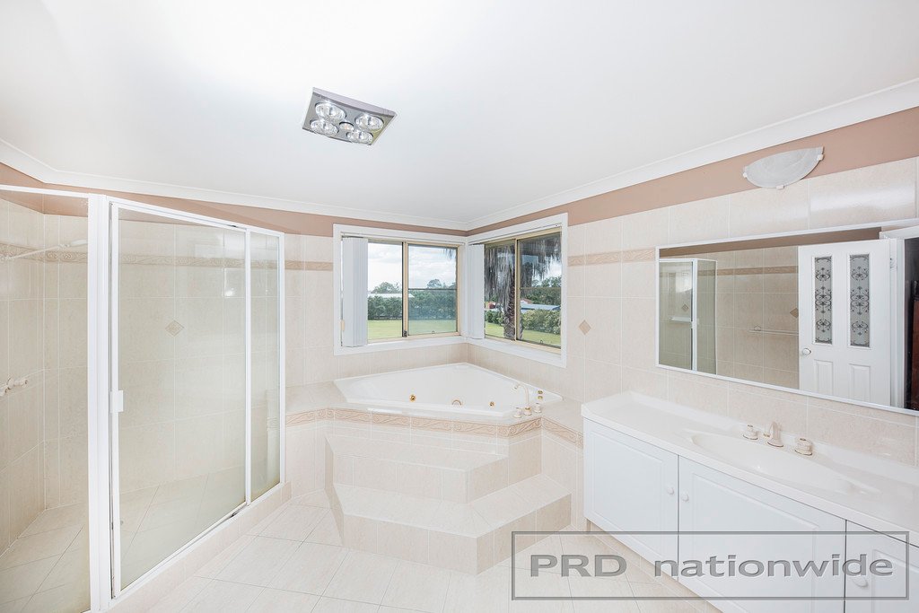 8 Cahill Close BLACK HILL 18