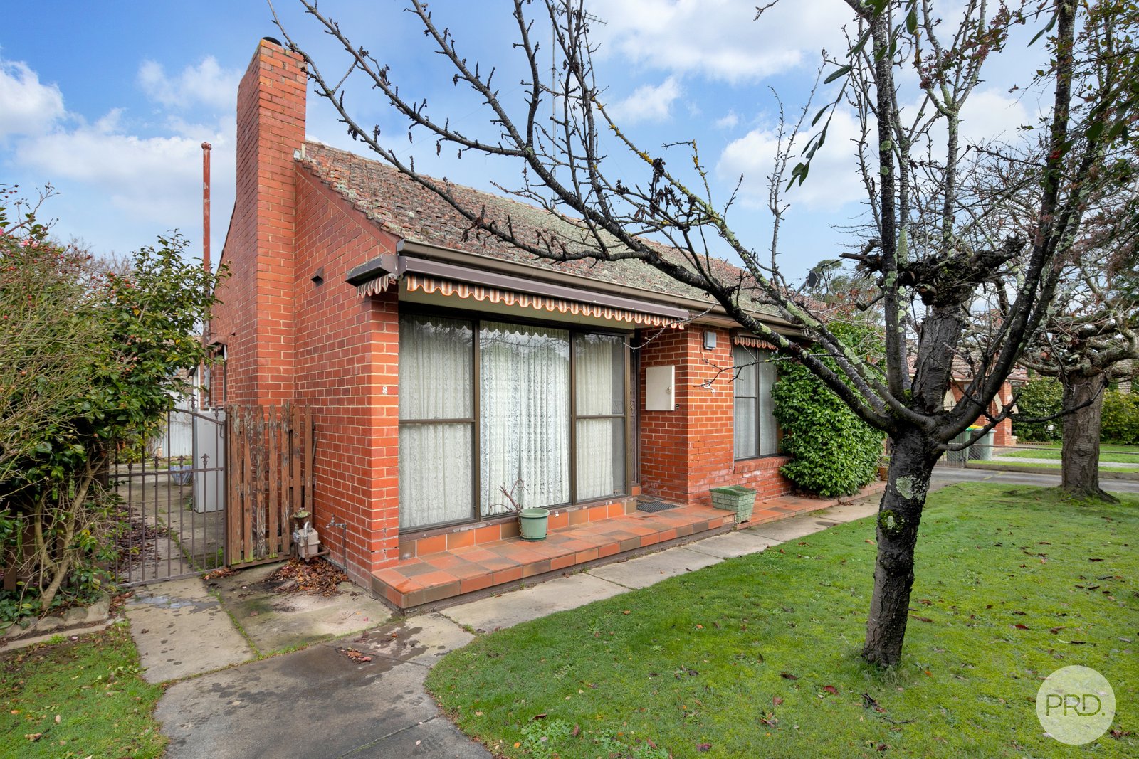8 Callow Street GOLDEN POINT 1