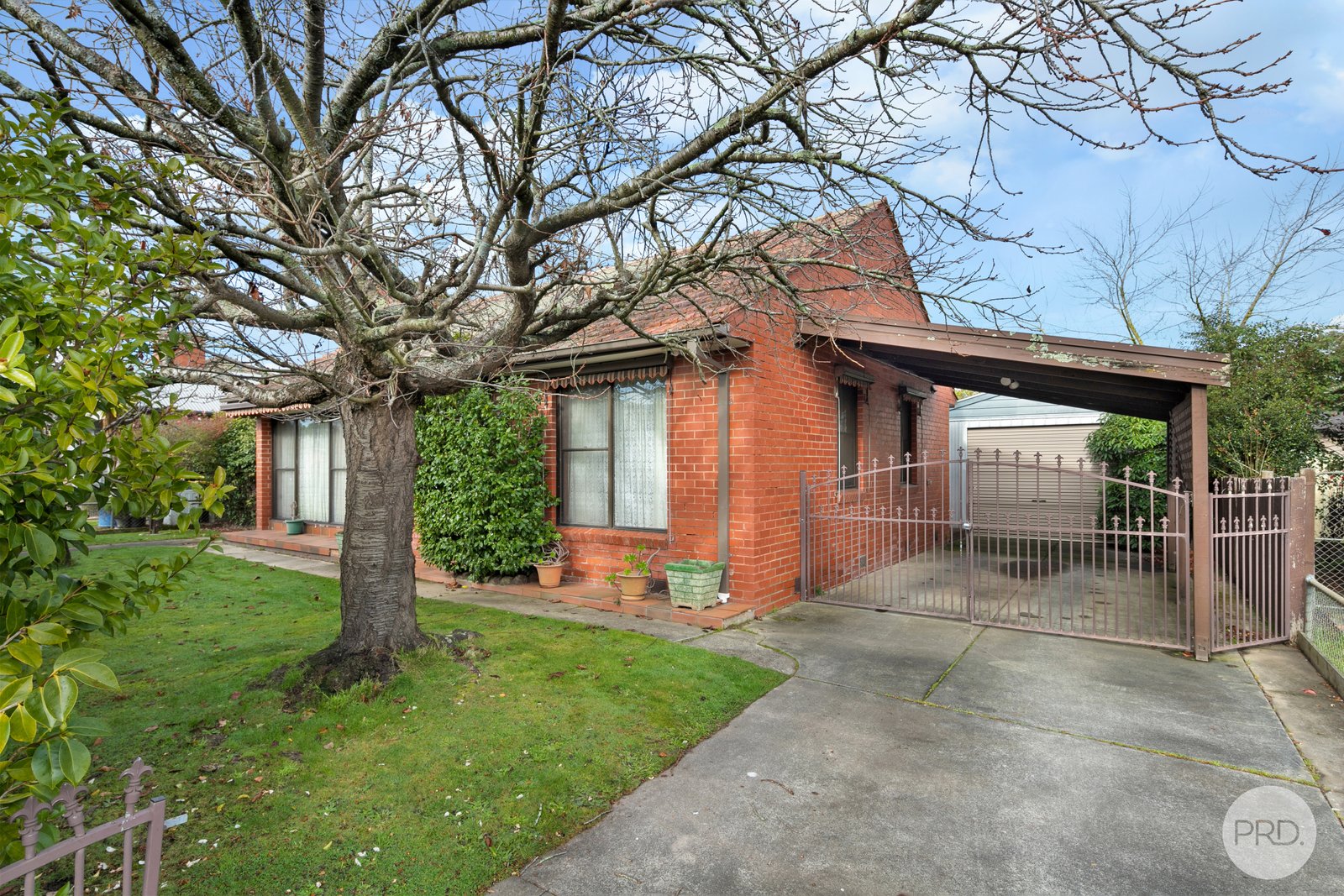 8 Callow Street GOLDEN POINT 2