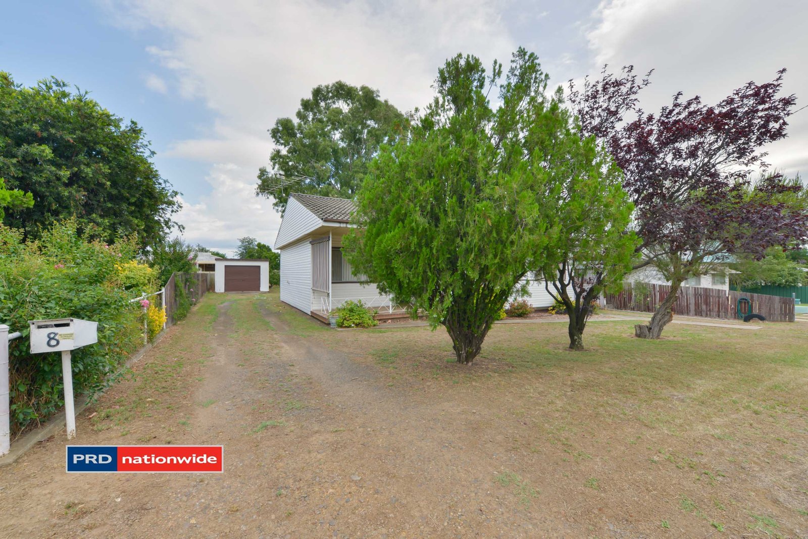 8 Cambridge Street TAMWORTH 2