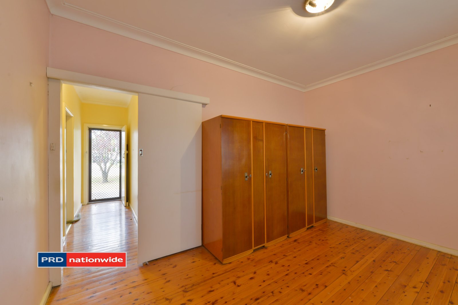 8 Cambridge Street TAMWORTH 5