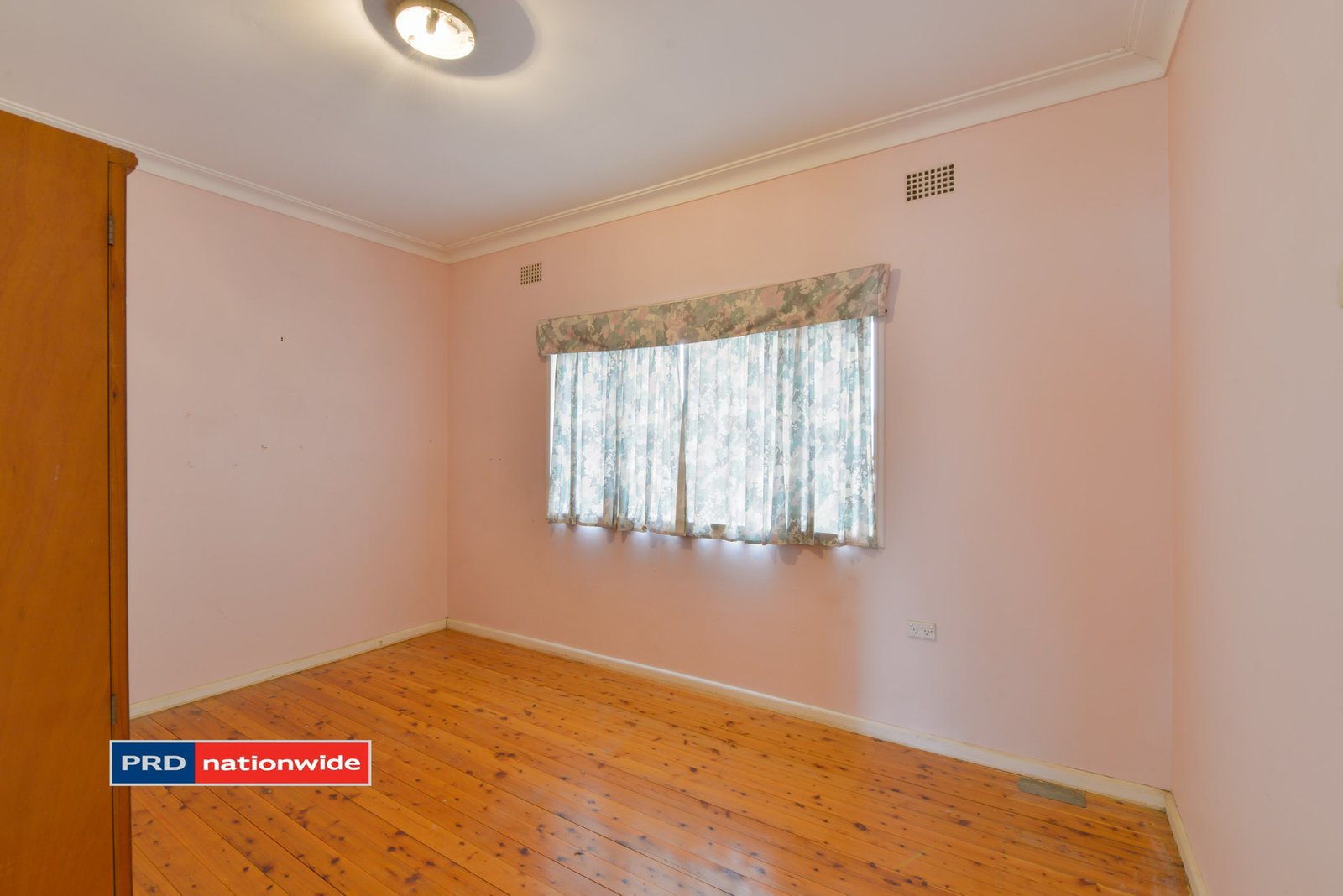 8 Cambridge Street TAMWORTH 16