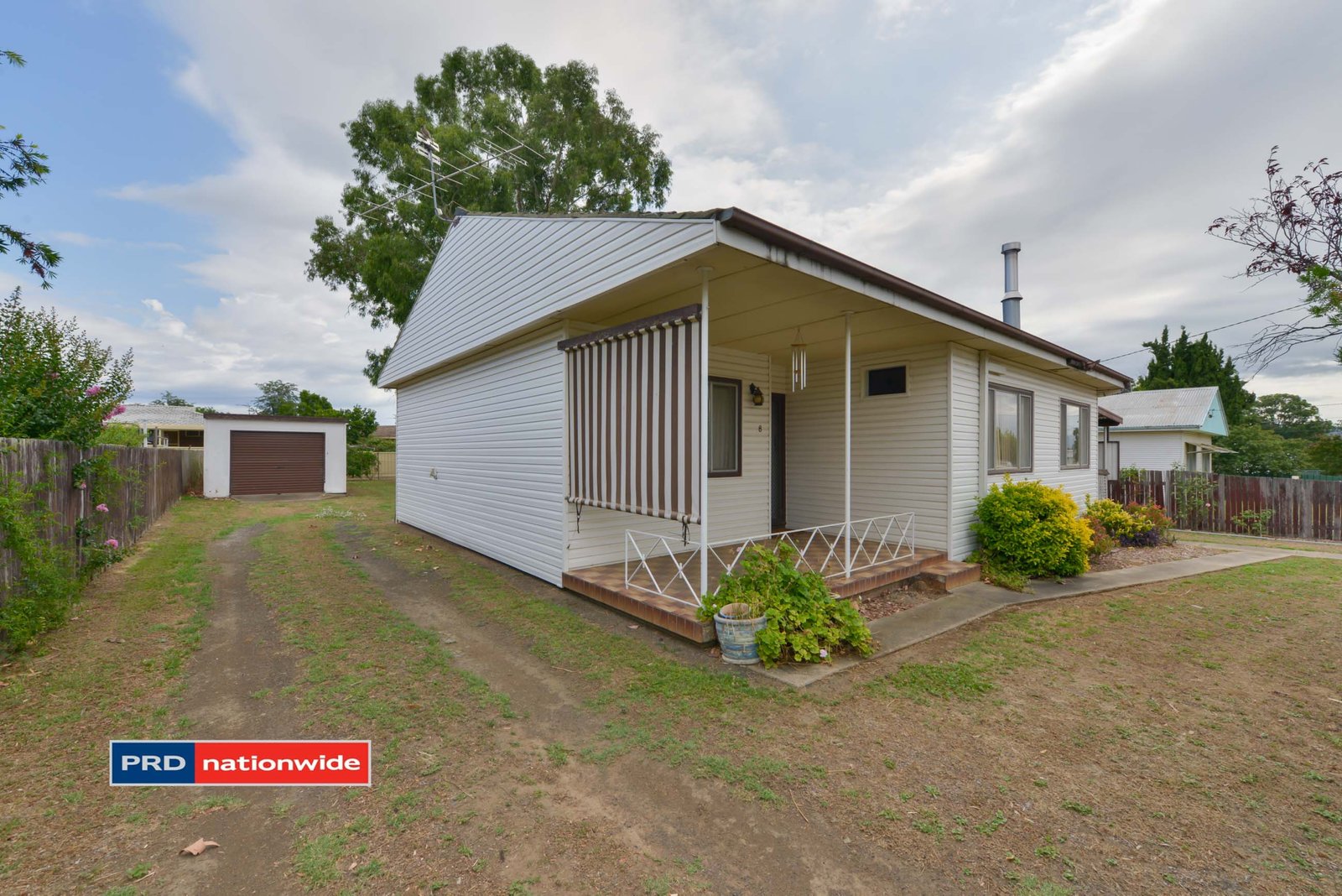 8 Cambridge Street TAMWORTH 18