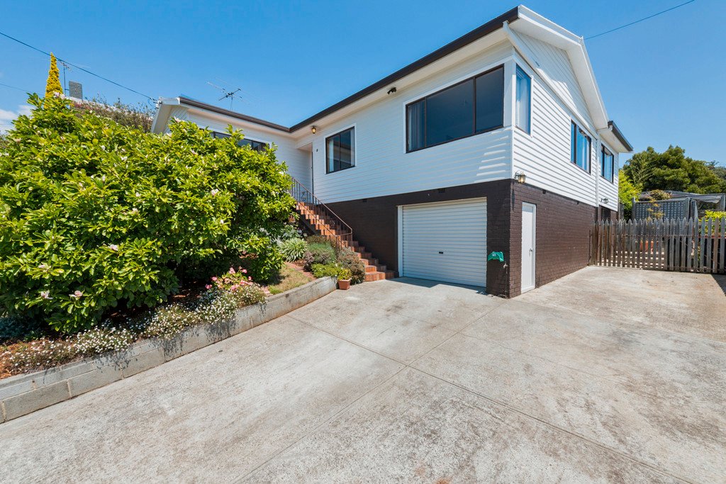 8 Camden Crescent MOONAH 2