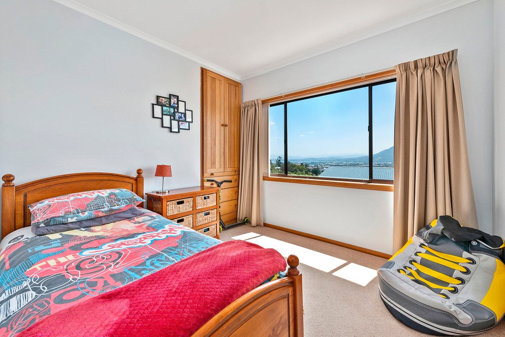 8 Camden Crescent MOONAH 11