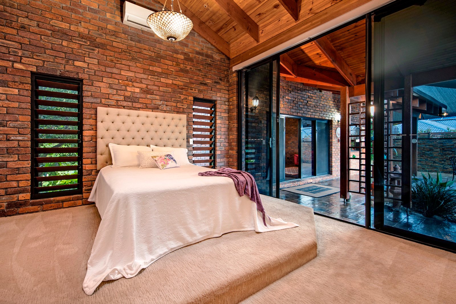 8 Cameron Court ASHMORE 8