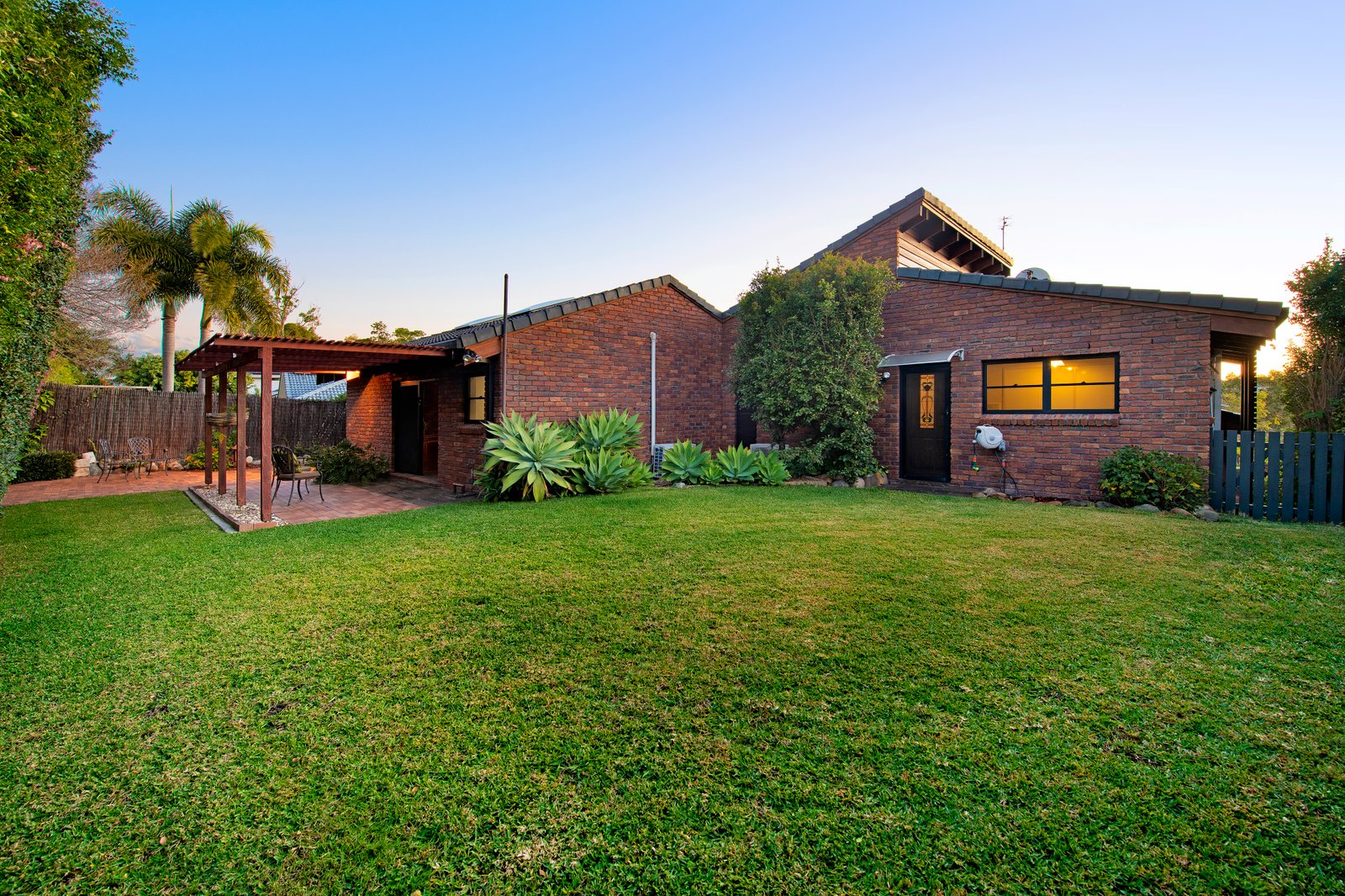 8 Cameron Court ASHMORE 14