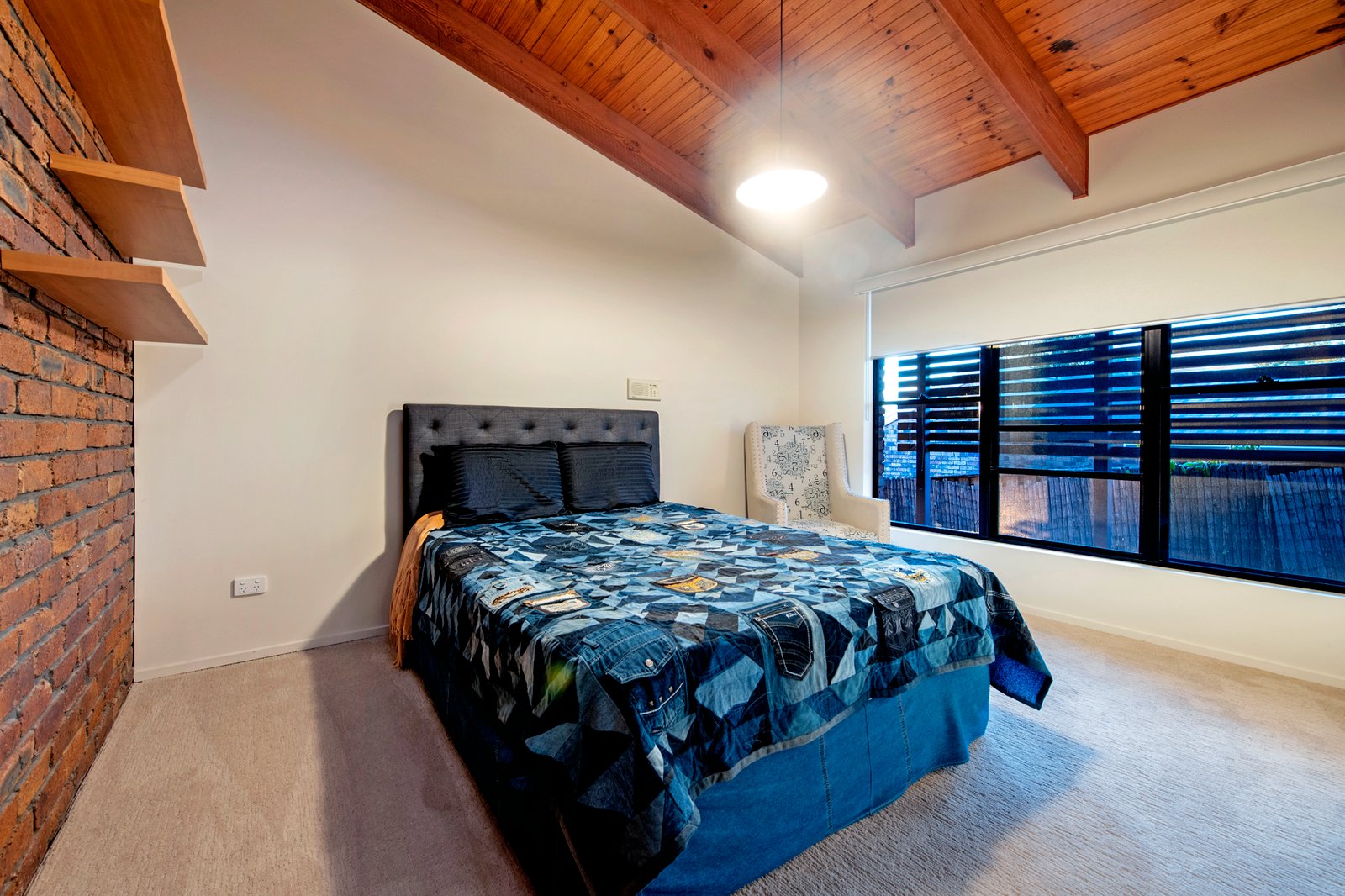 8 Cameron Court ASHMORE 9