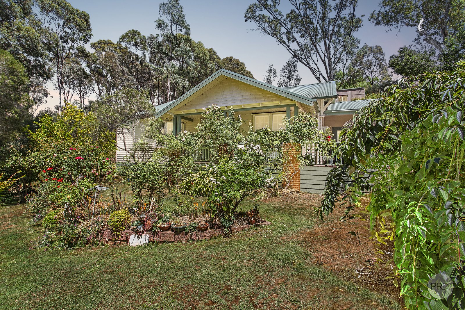 8 Camp Crescent CASTLEMAINE 1