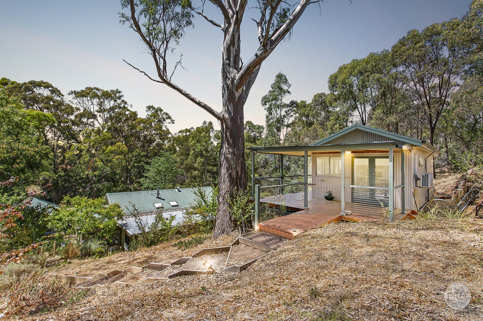 8 Camp Crescent CASTLEMAINE 16