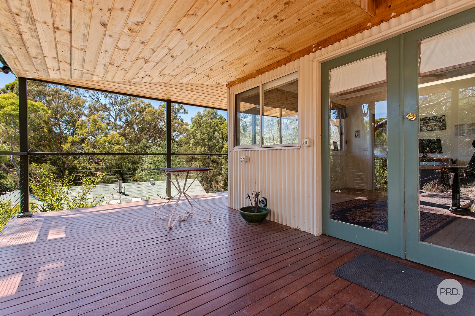 8 Camp Crescent CASTLEMAINE 17