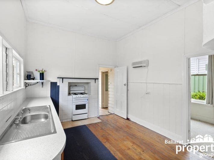 Gallery: 8 Campbells Crescent