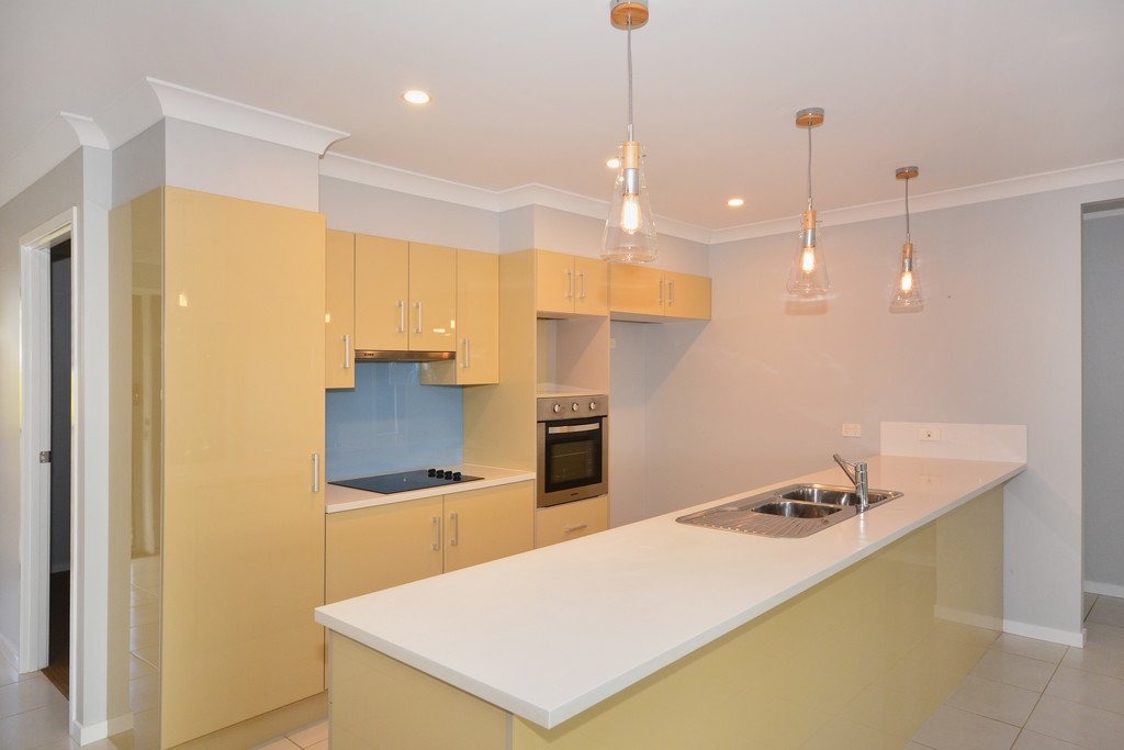 8 Campfire Court TERRANORA 2