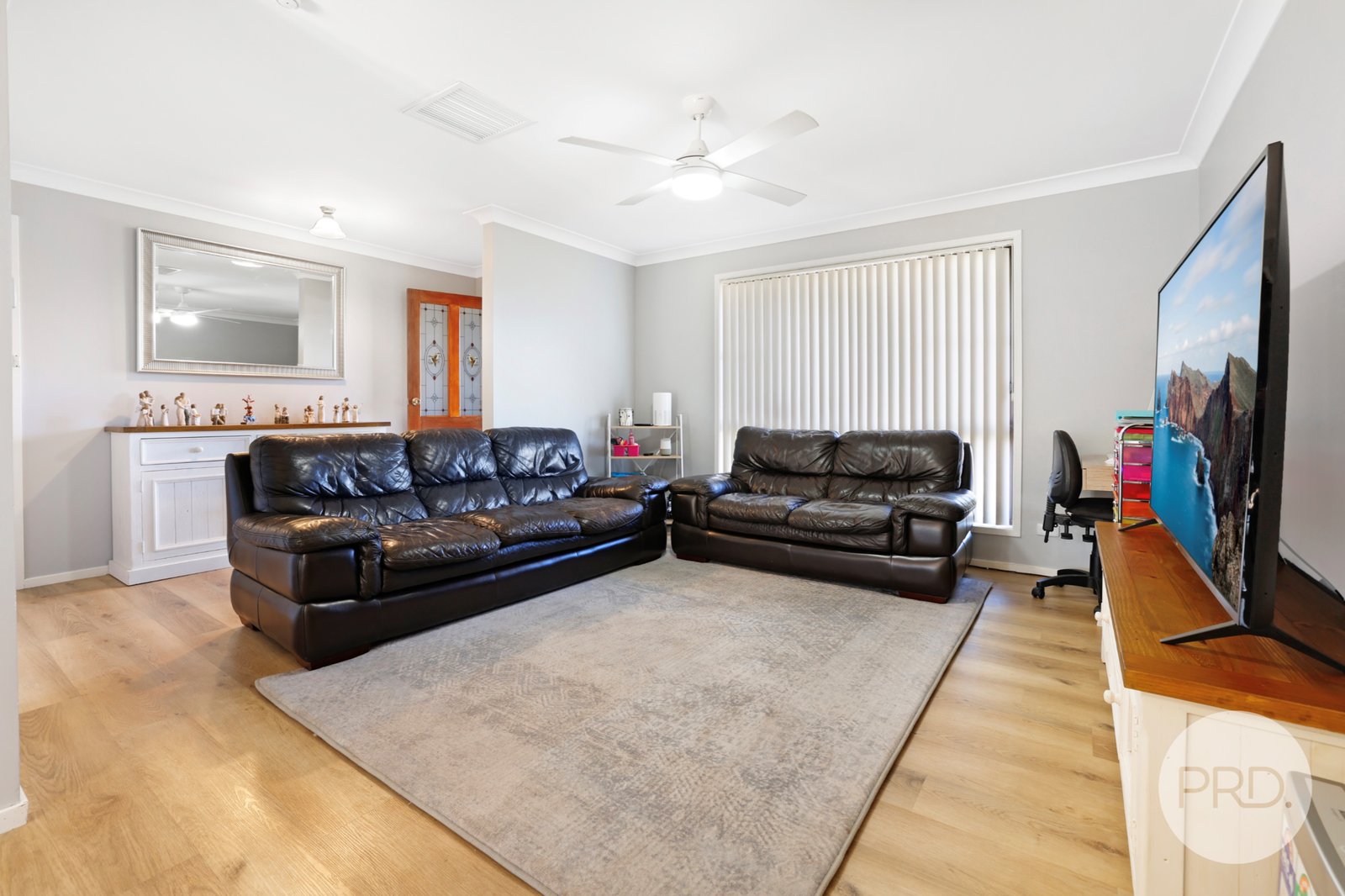 8 Cann Close TAMWORTH 5