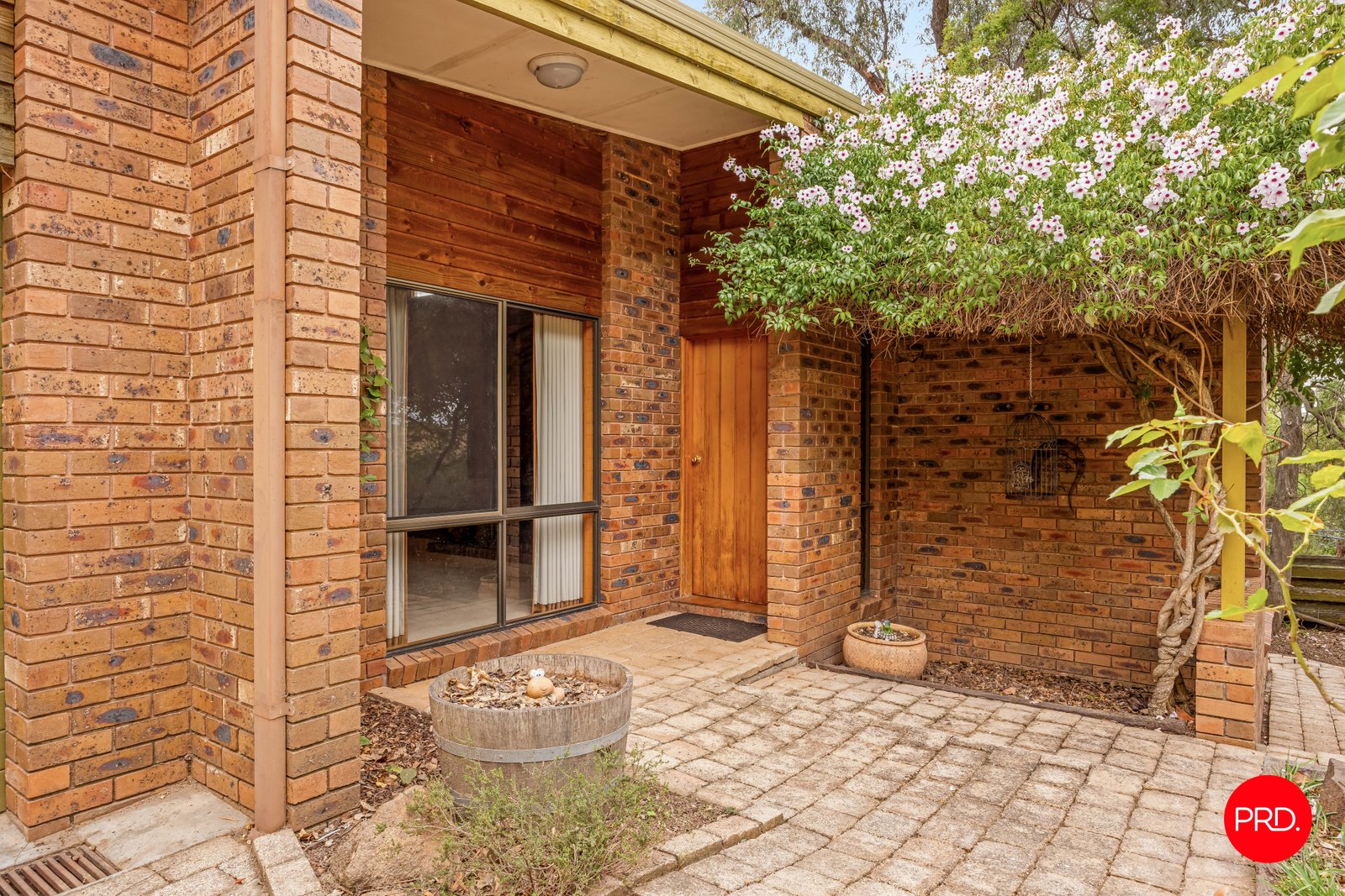 8 Carey Court SPRING GULLY 3